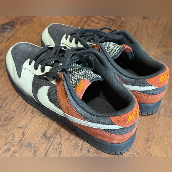 Nike Dunk Low Red Panda - Picture 3 of 14